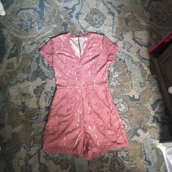 Francesca's geo pink v neck romper - Picture 9 of 9